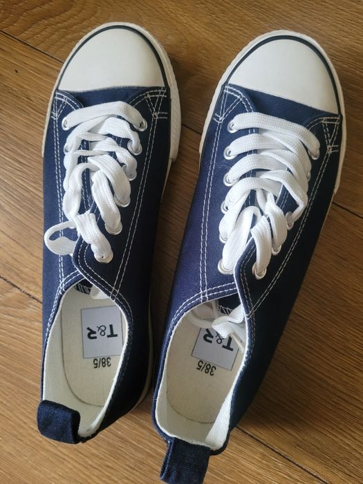 Sprzedam NOWE trampki
