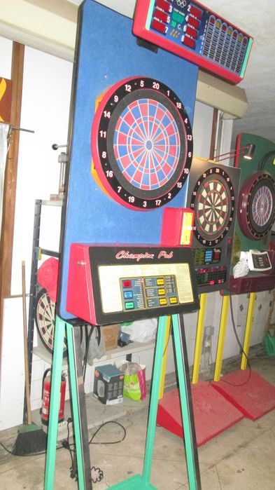 Máquinas setas com suporte original com 8 jogadores como nova