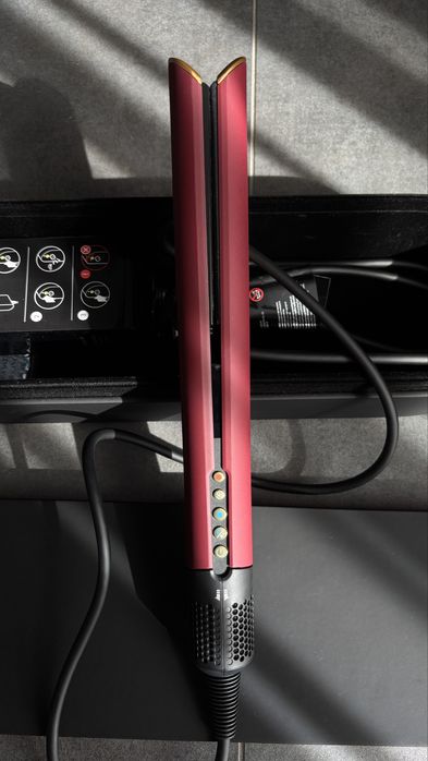 Dyson Airstrait HT01 Velvet Red/Gold — оригінал