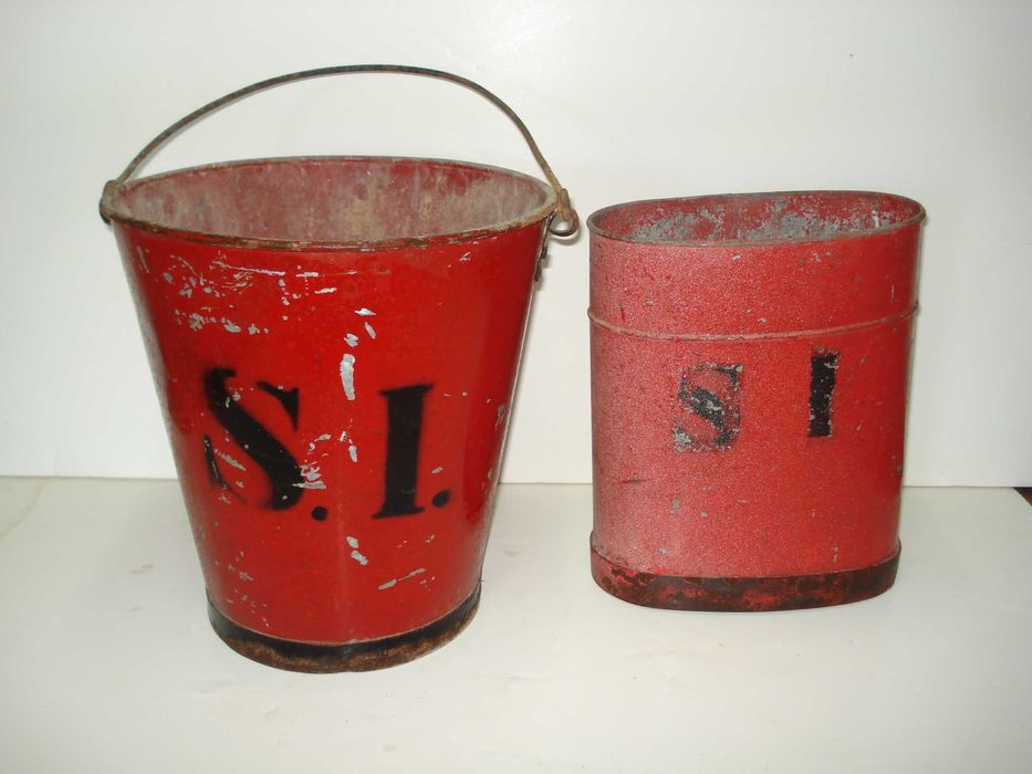 material de combate a incêndios - com história