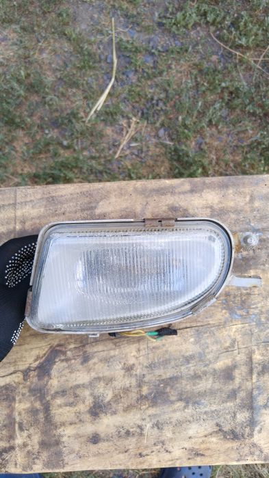 Протитуманна фара mercedes w210. Ліва сторона. 147 261-00 L