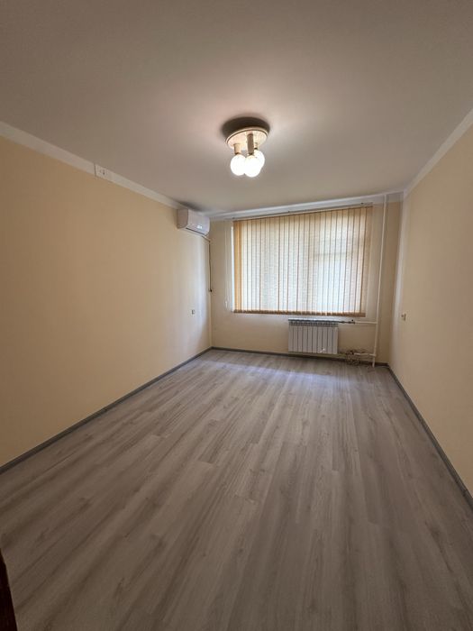 Продаж 2 кімнатної квартири 1 поверх (можливо під офіс), сквер Бабаєва ,центр міста паркова зона