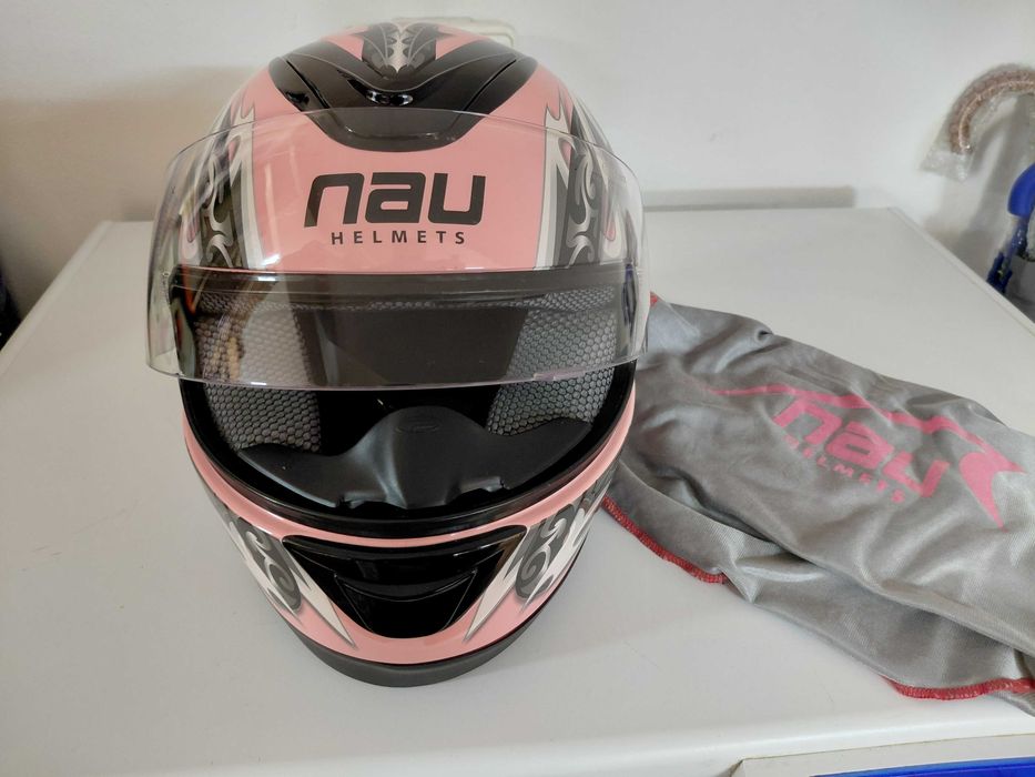 Capacete mulher semi novo