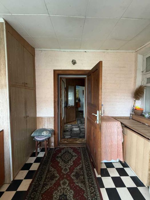 пів будинку, окремий дворик, Є ГАРАЖ, КОТЕЛ