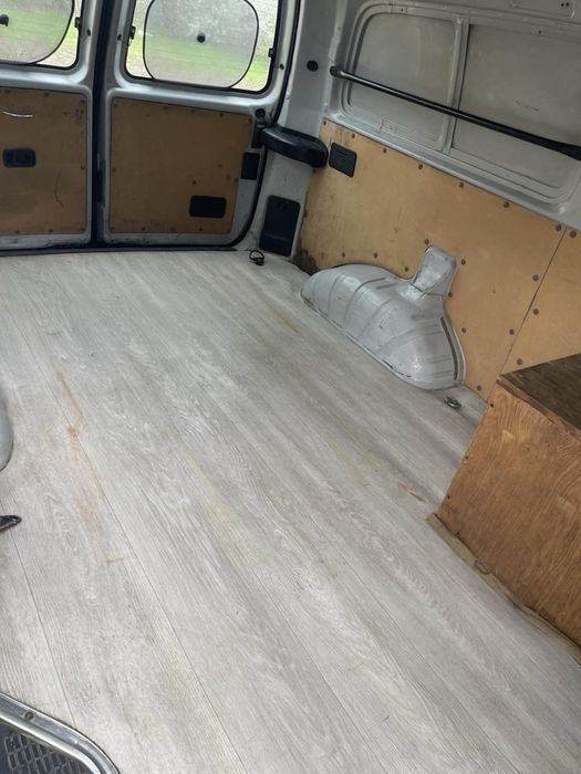 Продам грузовой микроавтобус Hyundai H-1