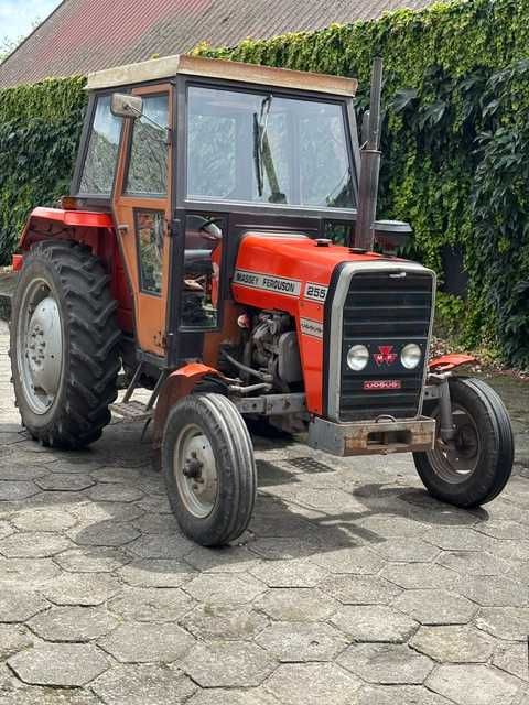 Massey Ferguson 255