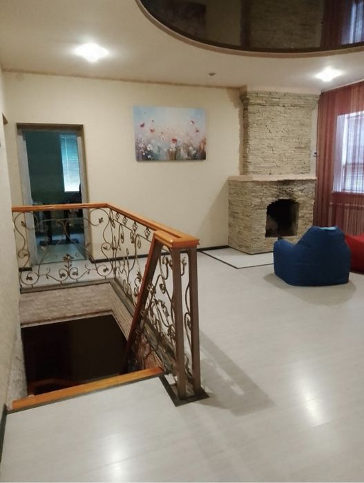 Продам 3-поверховий будинок 270 м² у Кам’янському