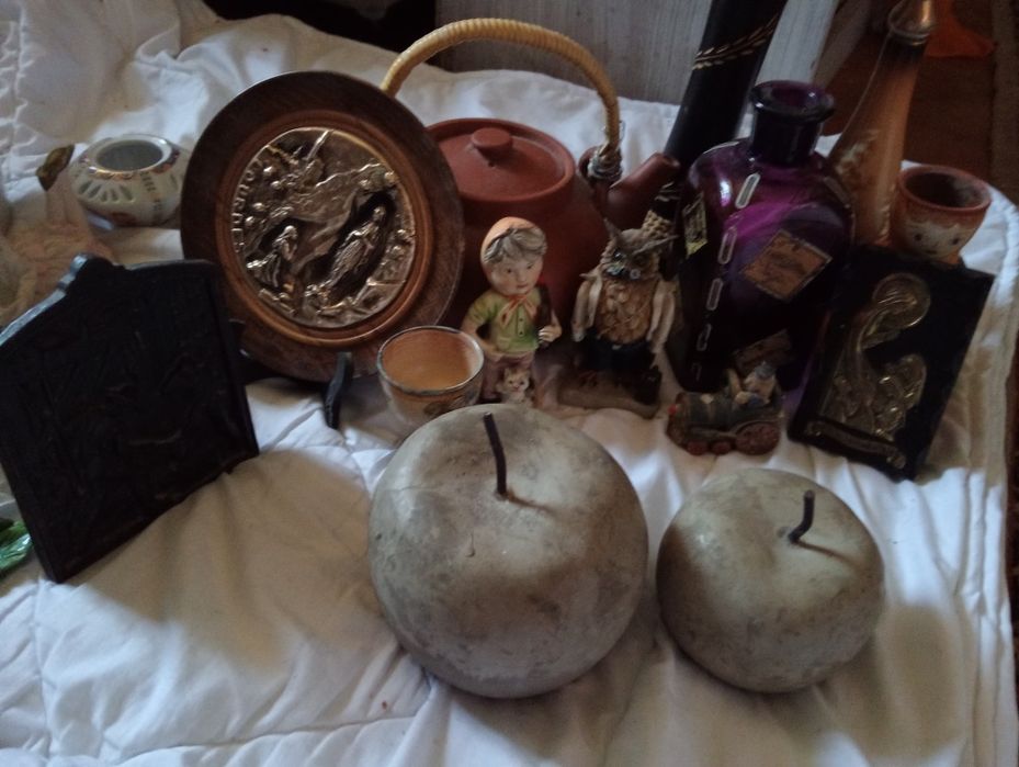 Vintage decorative tableware428623013883432960