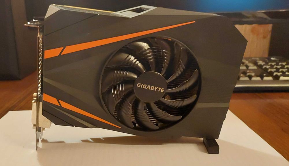 Відеокарта GIGABYTE GTX 1060 Mini ITX OC 3GB у гарному стані!