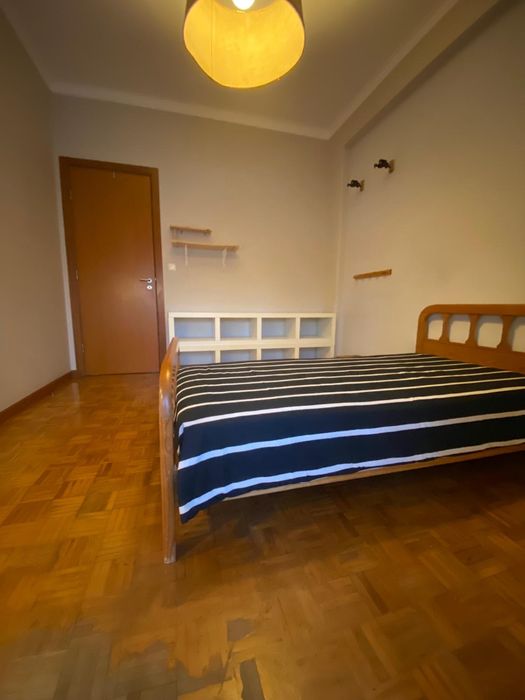 Alugo três quartos - Algueirão - Mem Martins