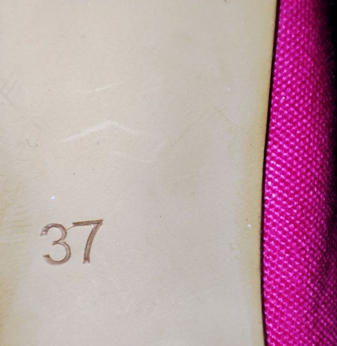 Buty damskie Bershka na platformie, rozmiar 37. Kolor fuksja.