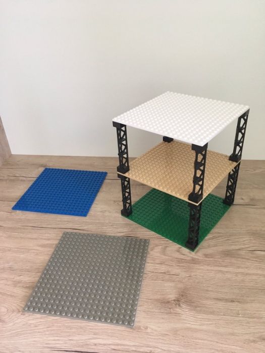 Пластина для ЛЕГО 16х16 см (20х20 крапки)