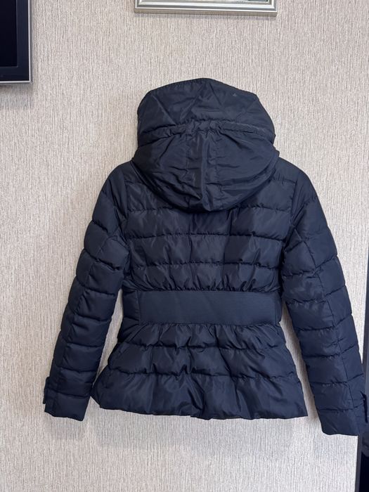 приталений пуховик , пухова куртка з капюшоном moncler, оригінал