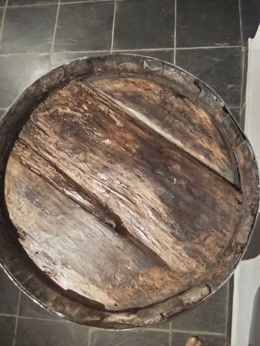 Barril de Vinho em Carvalho Restaurado – Peça Decorativa / Mesa Lateral