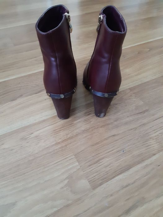 Buty damskie bordo .