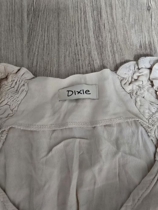 Dixie bluzka 100% wiskoza rozmiar S
Bluzka w bardzo dobrym stanie, bez