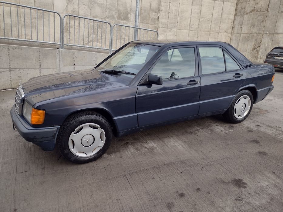 Mercedes 190 zarejestrowany