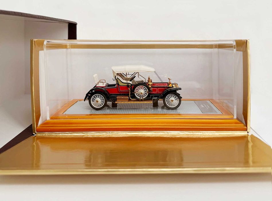 Ilario_RoRo Silver Ghost 1910 Balloon Car. Ref. IL43094 sn1513 Red/Black Escala 1/43. Como novo.