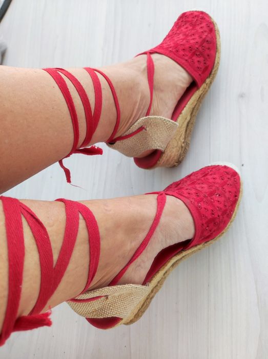 Kobiece sznurowane a'la espadryle