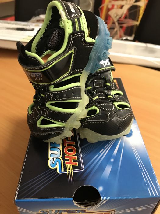 Sandália Skechers menino