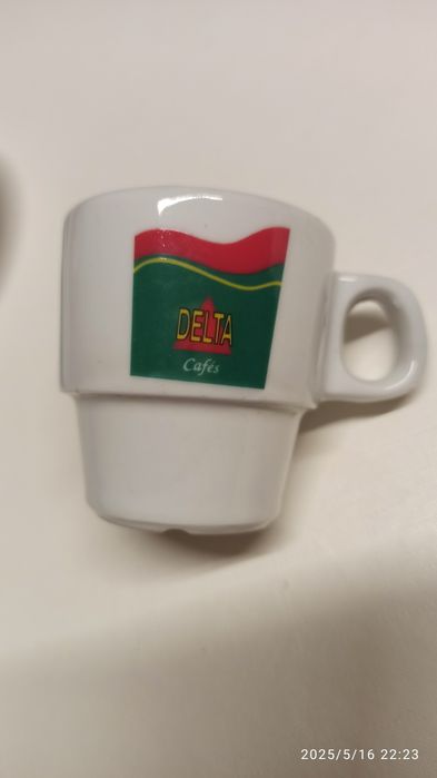 12 conjuntos de chávena + pires de café Delta