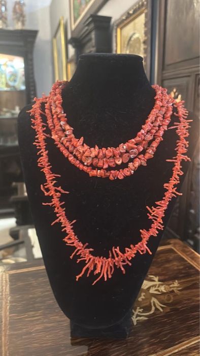 Colares em prata e coral vermelho