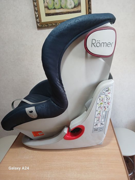 Продам дитяче автокрісла 9-18 кг Romerr