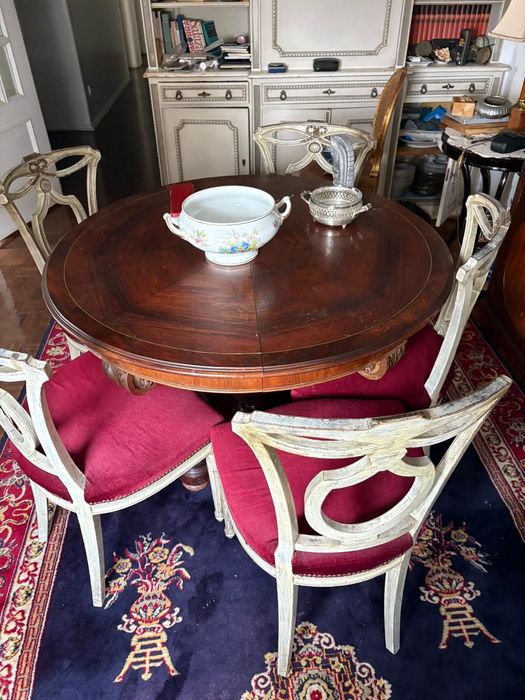 Mesa e 5 cadeiras para sala