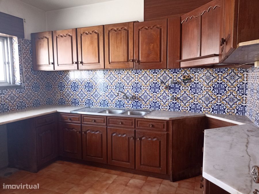 Moradia T2 tipo quintinha junto a Abrantes