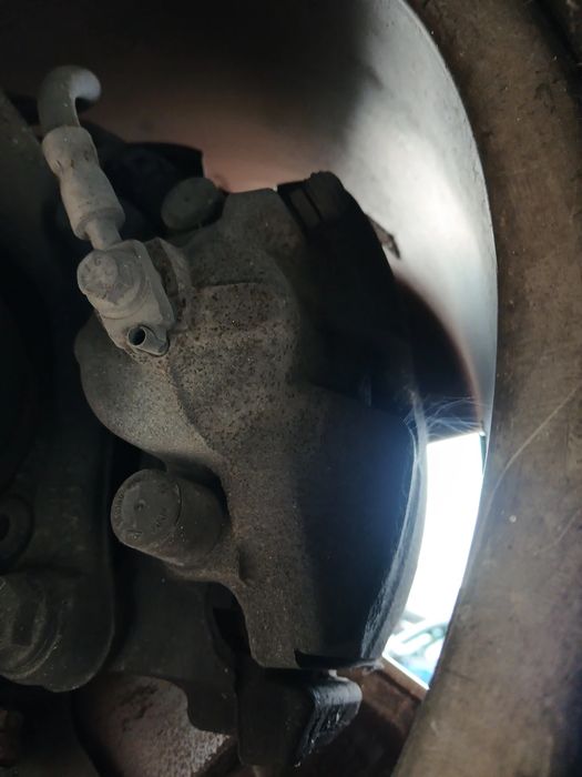 Pinça travão / maxila de travão frente esquerda VOLKSWAGEN Passat Vari