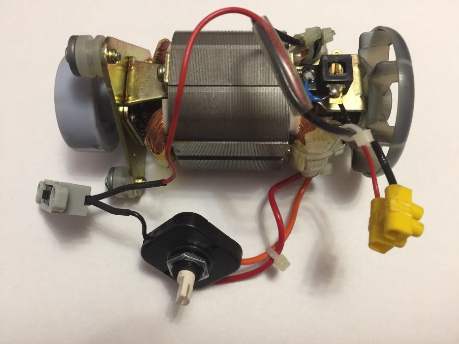 Электродвигатель в сборе от блендера Elenberg BL-3100