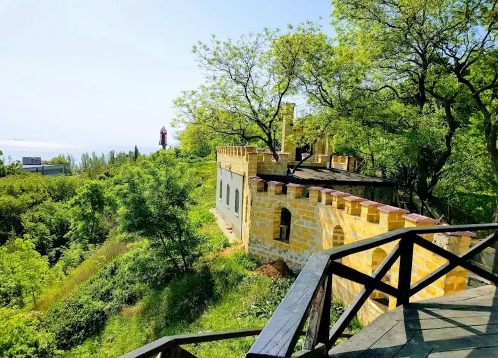 2 кімнатна квартираПарк ШевченкоКімнати роздільні.Цегляний будинокГАЗ.