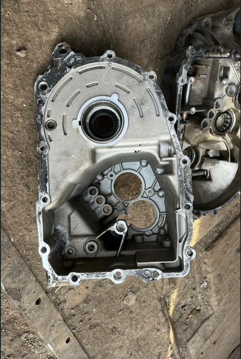 Продам коробку,запчастини ваз 2109