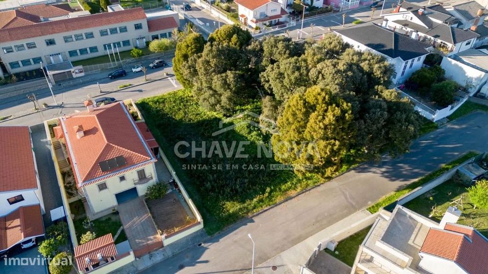 PS - Terreno para construção em Lourosa | 280m² .