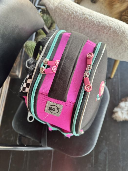 Продам портфель 1-4 клас