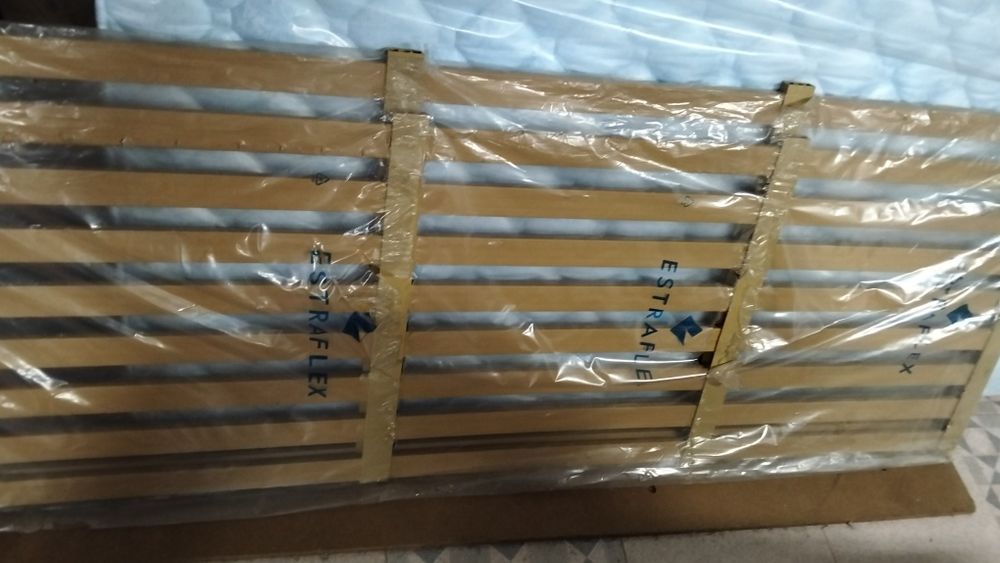 Estrado de ripas 190x140cm