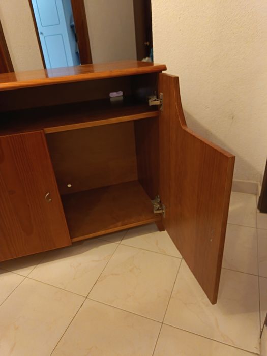 Móvel TV sala em pinho mel em ótimo estado