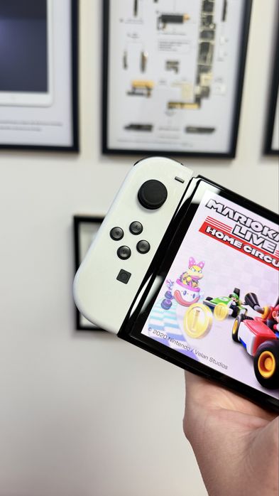 Nintendo Switch OLED стан НОВОЇ, повний заводський комплект!