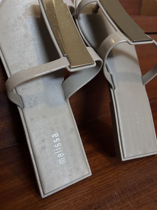 Chinelo Melissa bege