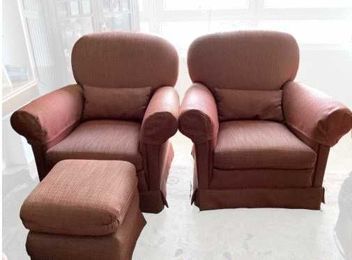 2 Poltronas + 1 banqueta com almofadas e proteção de braços