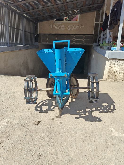 Картоплесаджалка  для мотоблока