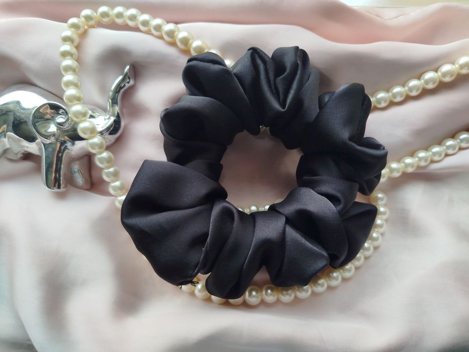 Gumka scrunchie satyna jedwabna Armani czarny