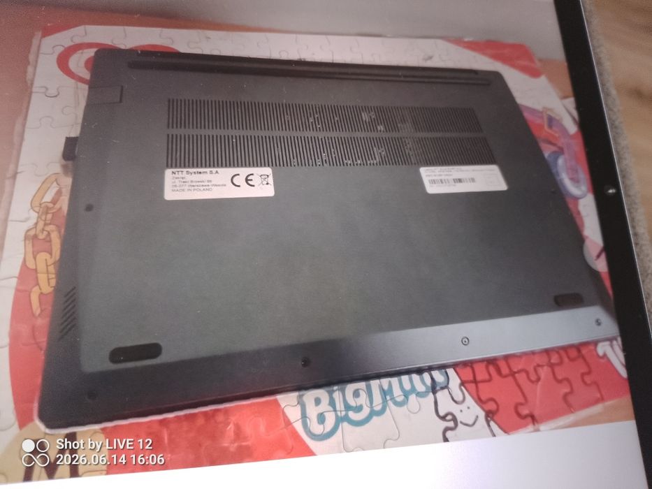 Laptop sprzedam  nowy