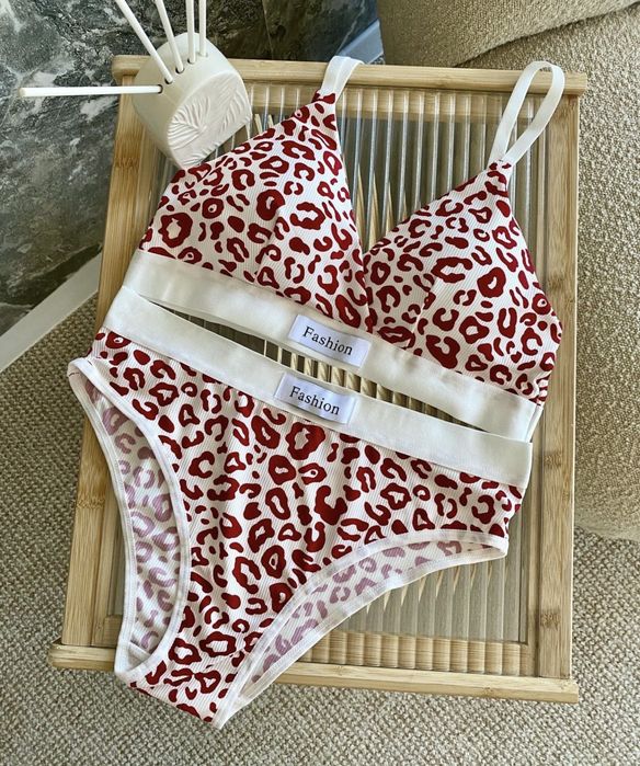 Неймовірний комплект білизни