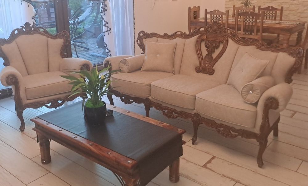 Elegancki komplet wypoczynkowy – kanapa 3-osobowa + 2 fotele, styl klasyczny
