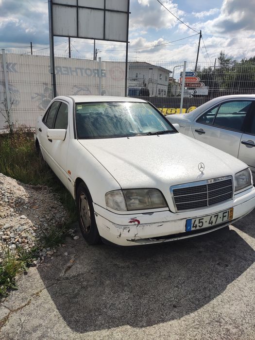 Mercedes c180 de 95. Falta o 3º pistão