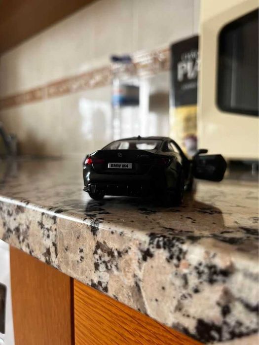 Miniatura BMW M4 CSL