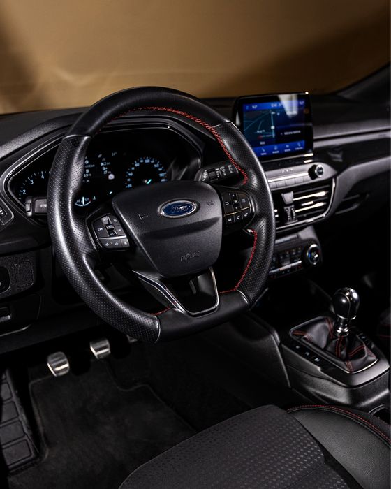 Ford Focus SW ST Line  |  Nacional