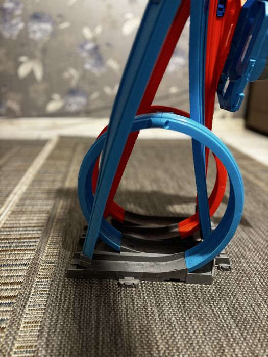 Портативний трек Hot Wheels Подвійна петля
