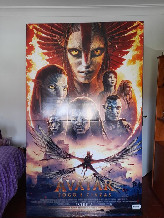 Standee - Avatar Fogo e Cinzas